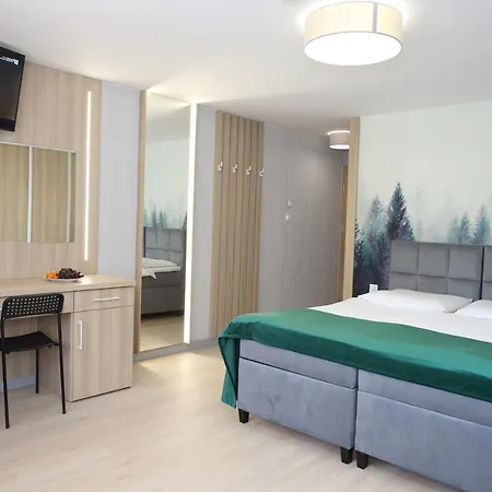 Bed & Breakfast Osrodek Wypoczynkowy Pod Debem 3*