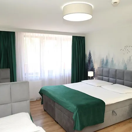 Bed & Breakfast Osrodek Wypoczynkowy Pod Debem 3*