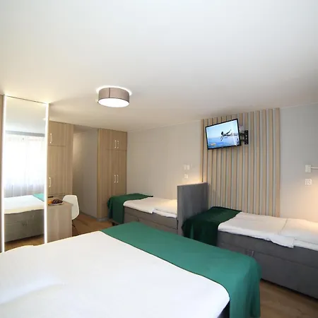 Bed & Breakfast Osrodek Wypoczynkowy Pod Debem