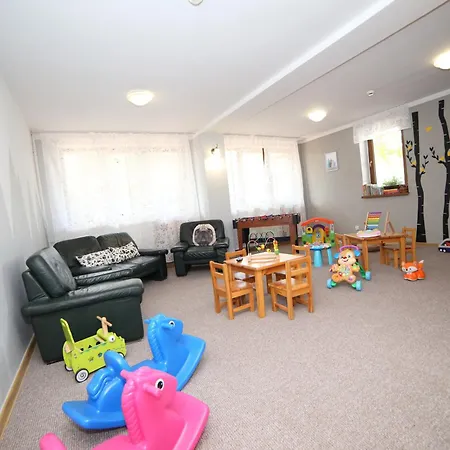 Bed & Breakfast Osrodek Wypoczynkowy Pod Debem