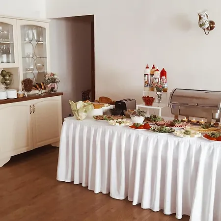 Bed & Breakfast Osrodek Wypoczynkowy Pod Debem Wojtowice