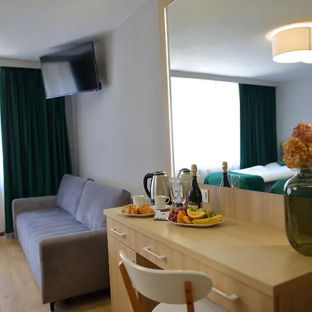 Bed & Breakfast Osrodek Wypoczynkowy Pod Debem 3*