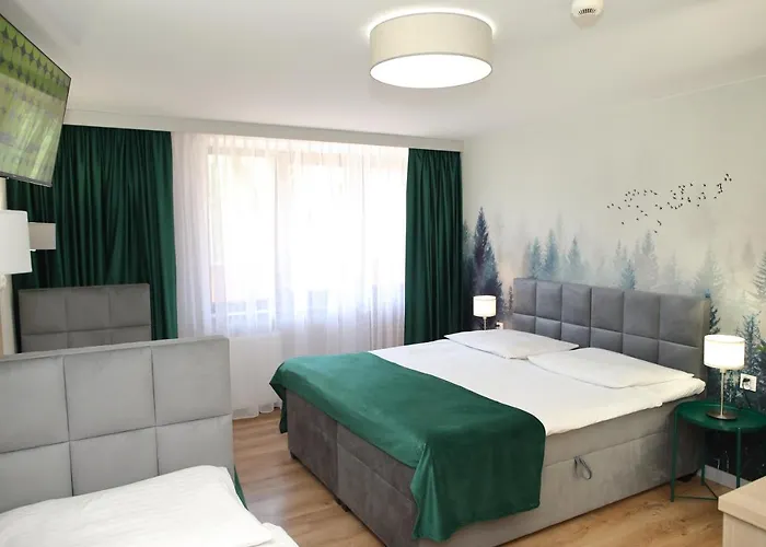 Bed & Breakfast Osrodek Wypoczynkowy Pod Debem 3*