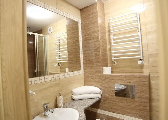 Bed & Breakfast Osrodek Wypoczynkowy Pod Debem 3*